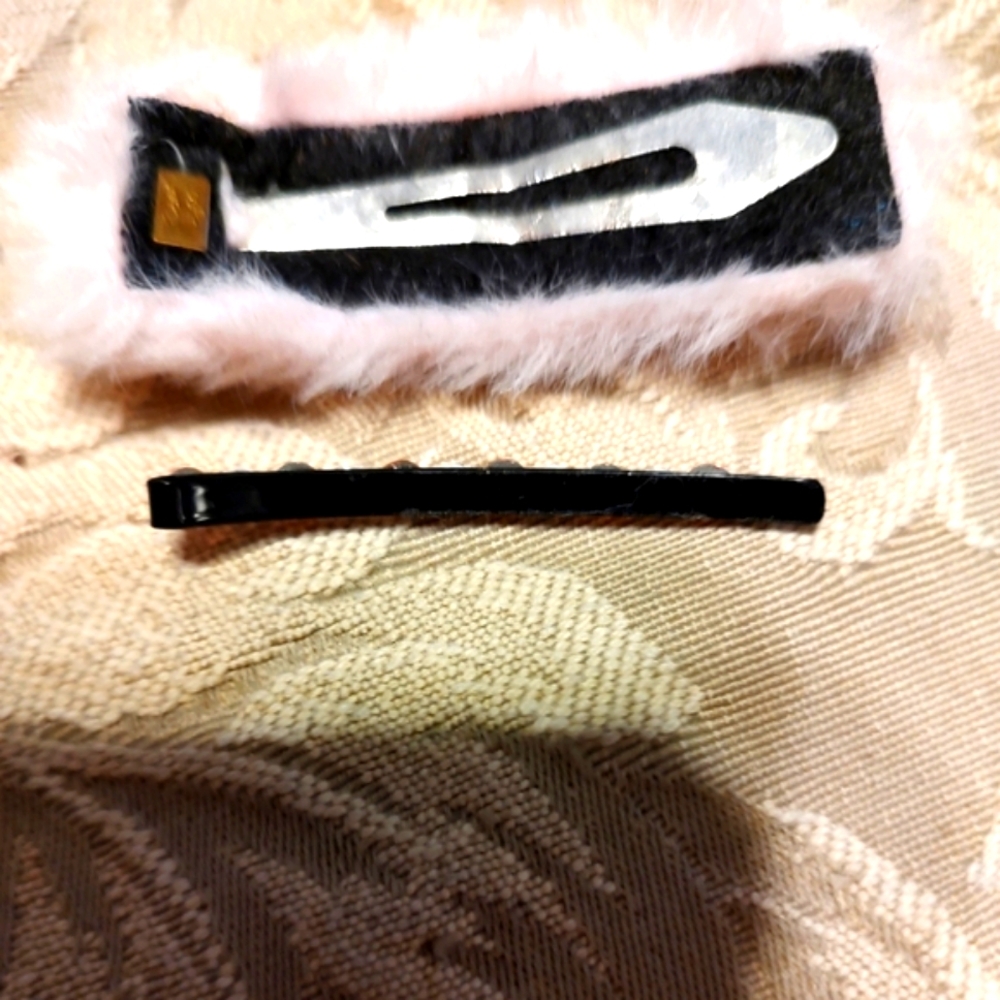 🌷NWOT Neiman Marcus Precious Powder Pink Faux Fur Pearl Rhinestone Barrette Set - Picture 7 of 10